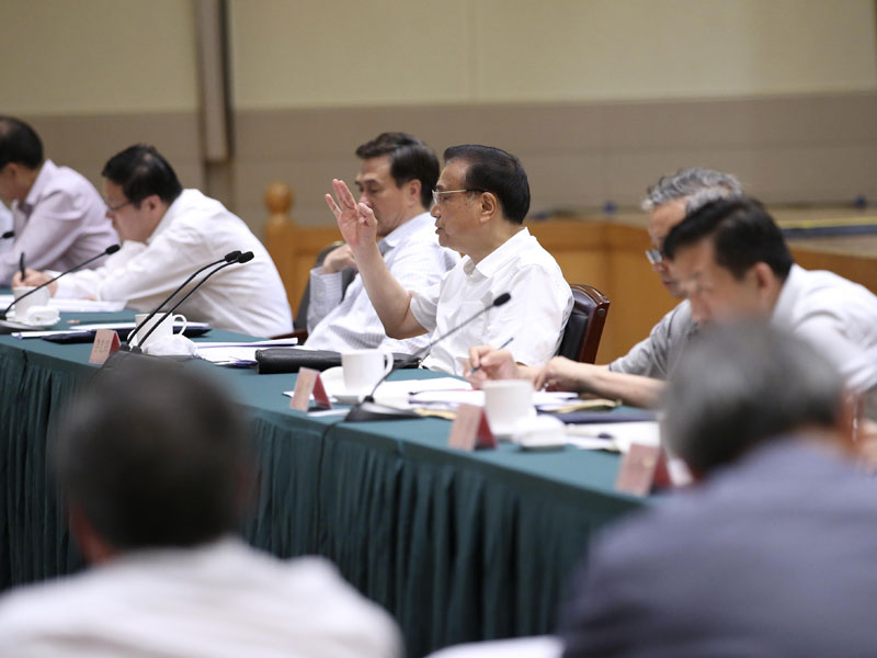 李克强总理6月20日下午在中国人民银行主持召开金融系统座谈会。 李克强总理6月20日下午在中国人民银行主持召开金融系统座谈会。