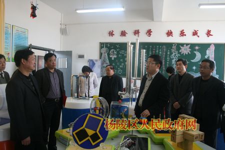 张启东深入我区教育系统调研基础教育工作