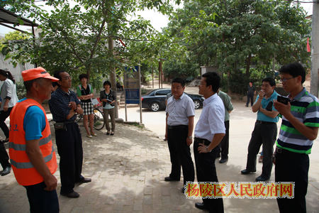 我区召开农村环境卫生流动现场会