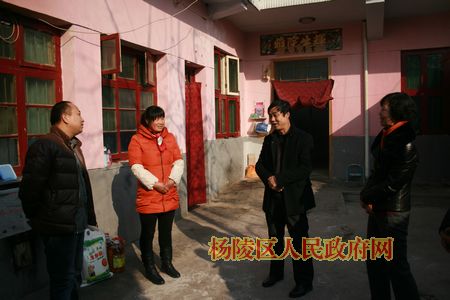 王勇林走访慰问第三届陕西省“孝老爱亲”道德模范赵秋香
