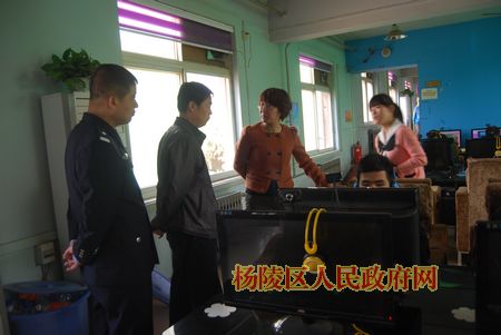 我区领导带队检查城区文化市场