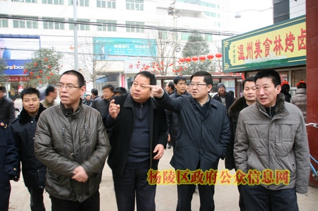 张启东检查春节市场供应情况