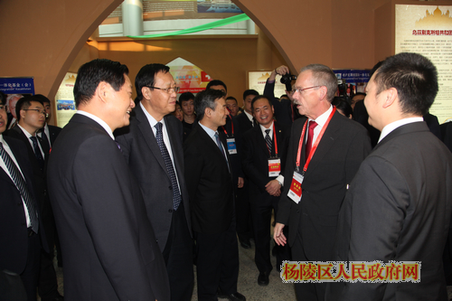 全国人大常委会副委员长张宝文等领导参观农高会展馆