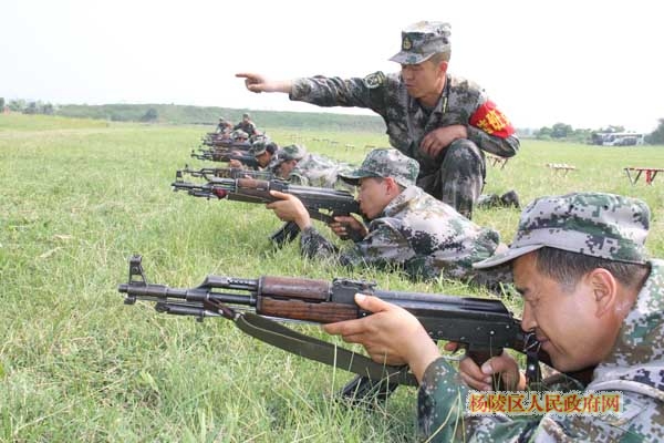区人武部在野外驻训中提升民兵遂行现实任务能力