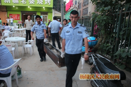 清理炭火烧烤 净化城市环境