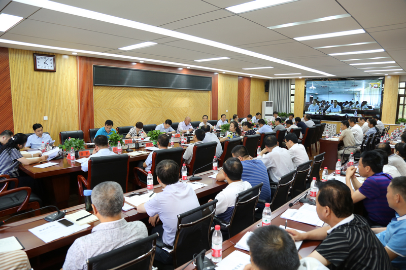 区委召开第七次集中学习暨精准扶贫工作第二十五次推进会
